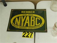 NYABC Breeders, Tin 13x9, Grn/Yel