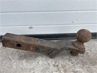 Ball hitch