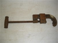 Pipe Cutter  2 1/2 inch capacity