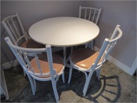 SMALL WHITE KITCHEN TABLE WITH 4 CHAIRS