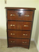 VINTAGE 4 DRAWER DRESSER