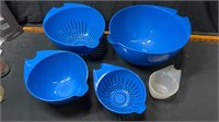 Nesting bowls and strainers