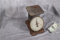 Antique Columbia Family Scale. Landers Frary Clark