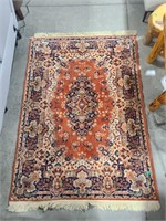 ACCENT RUG 5' 6" X 4'