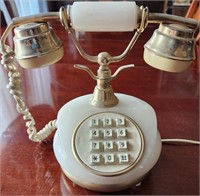 L - PUSH-BUTTON TELEPHONE (Q5)