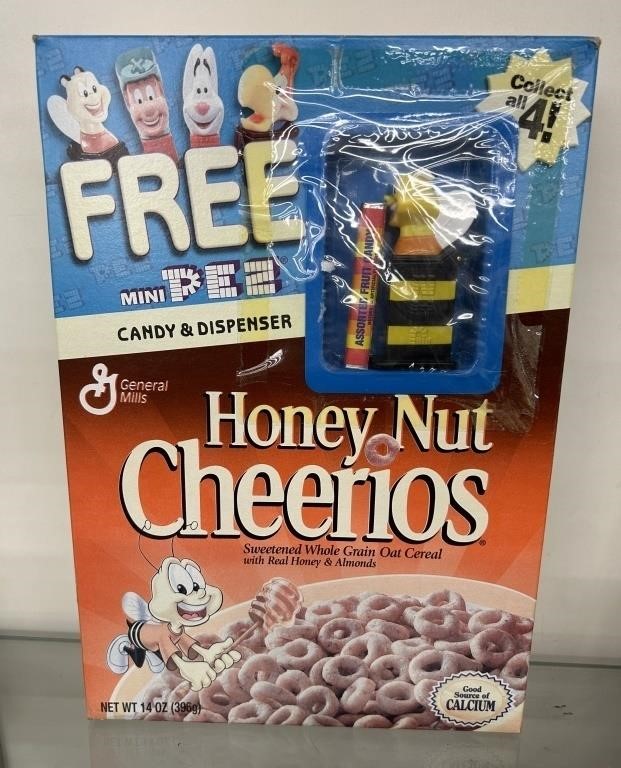 Honey Nut Cheerios Cereal Bow w Bee Pez Dispenser