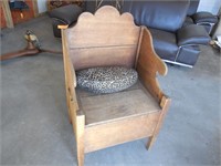 Wooden Chair W/Storage 22" x 18.25" x 37.5"