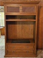 Entertainment Center w Pull out T.V. Mount. 50 ½