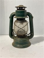 DIETZ COMET KEROSENE LANTERN WITH ORIGINAL GLASS