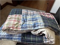 1 Twin Comforter & 1 Twin Quilt Matching Print