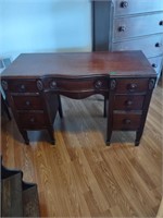 Antique wooden desk/7 drawers/bedroom2
H 30