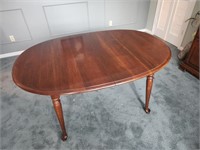 Gorgeous Drexel Cherry Dining Room Table