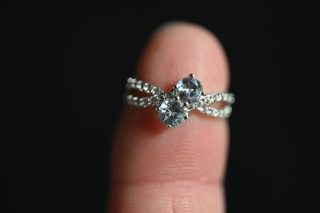 Elegant 1.6CT White Sapphire Ring