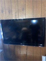 LG TV w/Remote