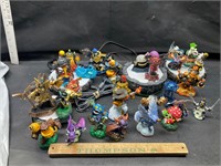 Skylanders characters & bases