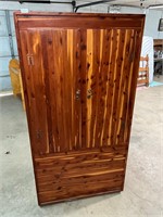 Cedar wardrobe- sizes in pictures