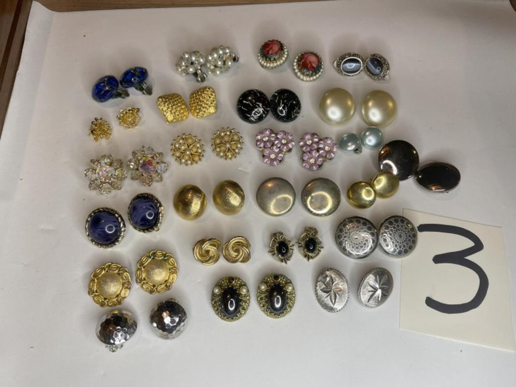 24 PAIR OF EARRINGS