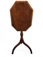Queen Anne Mahogany Tilt-Top Cantle Stand Table