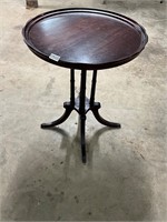 Duncan Phyfe wooden table