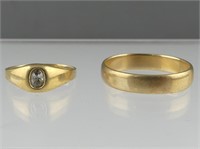 TWO 10 GOLD RINGS - SIZE 4, 7