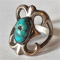 Native American Silver & Turquoise Cabachon Ring