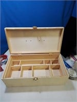 Wooden divided artist box