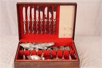 COLLECTION OF ASSORTED STAINLESS VINTAGE FLATWARE