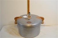 National Pressure cooker/canner