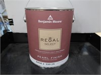 Benjamin Moore Regal Select Pearl Finish Premium