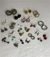 (24) pairs Earrings