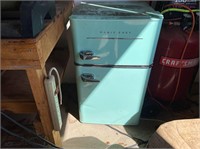 Magic chef retro blue mini fridge