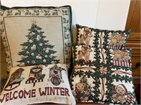 Christmas Throw Pillows (4 in lot)