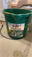 Farm Innovations 5-gal. Heated Flat-Bucket