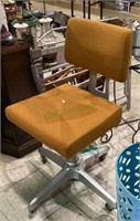 Vintage MCM adjustable swivel office chair on