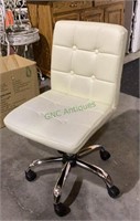 Retro style office chair on five leg caster