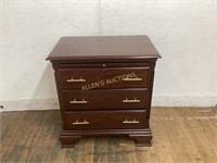 KINCAID WOODEN CHEST OF DRAWERS
