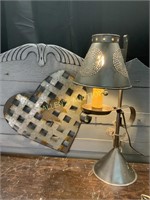 SIDE TABLE LAMP AND METAL HEART WALL ART