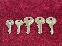 5 Vintage Master Lion Keys