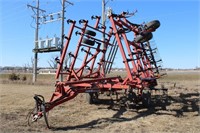 Case IH 4300 field cultivator w/harrow