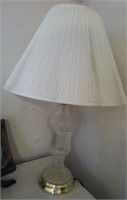 L - TABLE LAMP W/ SHADE (D18)