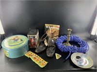 Lot with mariner's rope, antique shoes, toys, etc.
