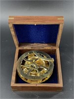 Desktop sextant unit in nice Mahogony box 5.5" acr