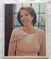 Rare Authentic MARY TYLER  MOORE Autograph 8x10