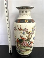 Satsuma Porcelain Tung Chi Vase, Multicolor