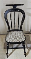VTG BLACK LAQUERED HITCHCOCK STYLE DRESSING CHAIR