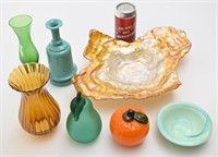 7 objets décoratifs en verre, dont fruits