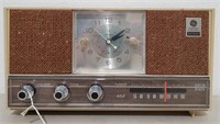General Electric AM Radio/Clock, Works