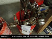 LOT, ASSORTED END WRENCHES IN THIS BUCKET