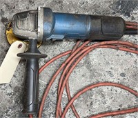 Hercules 4.5" HE61P angle grinder, powers up