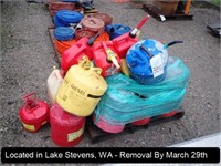LOT, ASSORTED GAS CANS ON THIS PALLET